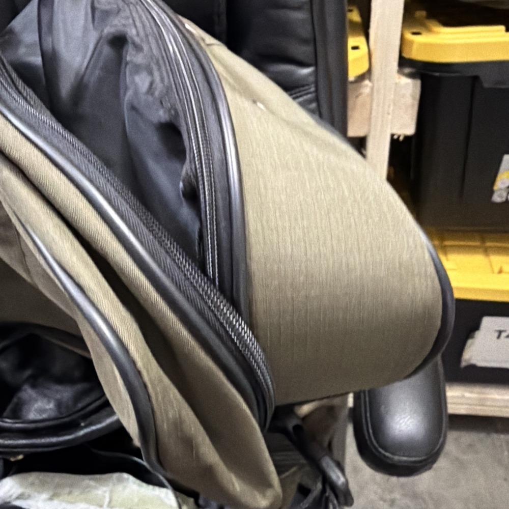 Eddie‎ Bauer Garment Bag Olive Green, Black Interior Travel Outdoor Suit Bag EUC - Picture 6 of 9